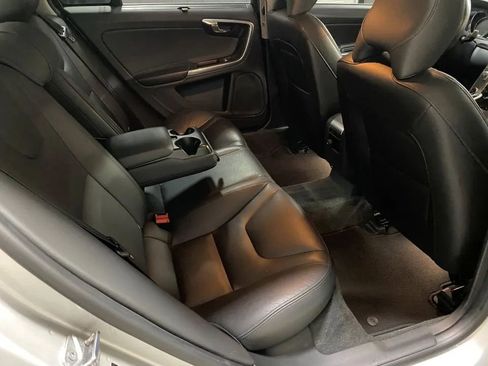 Used 2018 Volvo S60 T5 Inscription image 31