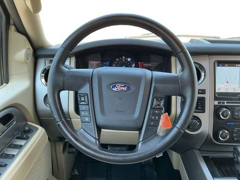 Used 2016 Ford Expedition XLT w/ Equipment Group 202A AWD/4WD image 13