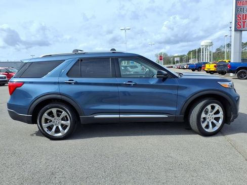 Used 2020 Ford Explorer Platinum w/ Premium Technology Package AWD/4WD image 2