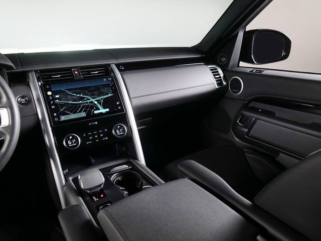 Certified 2025 Land Rover Discovery S AWD/4WD image 15