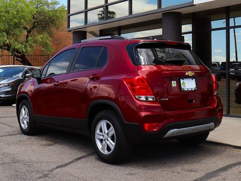 Used 2022 Chevrolet Trax LT w/ LT Convenience Package FWD image 9