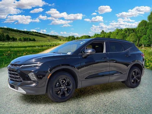 Used 2024 Chevrolet Blazer LT w/ Midnight/Sport Edition FWD image 2