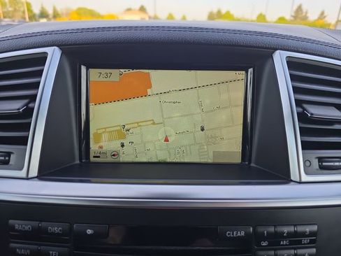 Used 2014 Mercedes-Benz GL 350 BlueTEC 4MATIC image 24