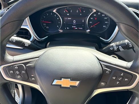 Used 2022 Chevrolet Equinox LT FWD image 24