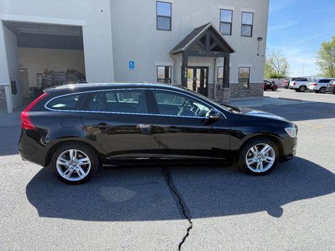 Used 2015 Volvo V60 T5 Premier image 8