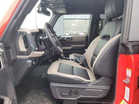 Used 2023 Ford Bronco Wildtrak image 10