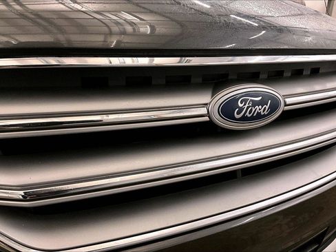 Used 2017 Ford Escape SE image 29