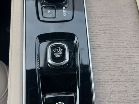 New 2026 Volvo XC90 T8 Plus w/ Protection Package Premier image 19