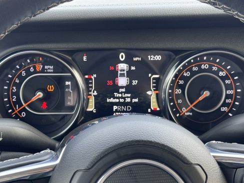 Used 2021 Jeep Gladiator Overland w/ Popular Equipment Package image 13