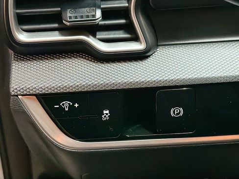 Used 2024 Kia Sportage LX image 16