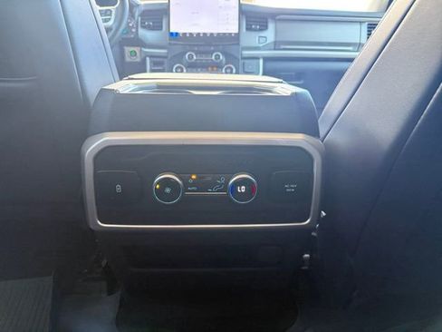 Used 2022 Ford Expedition XLT image 8