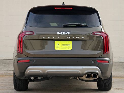 Used 2022 Kia Telluride EX w/ EX Premium Package FWD image 10