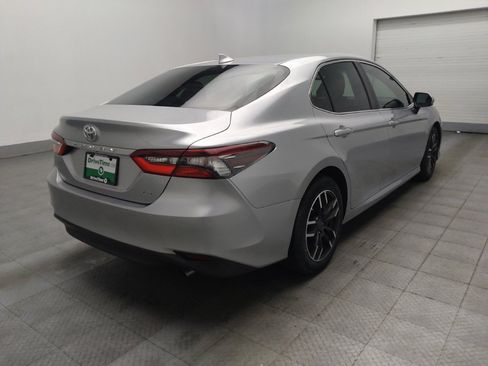 Used 2022 Toyota Camry LE image 9
