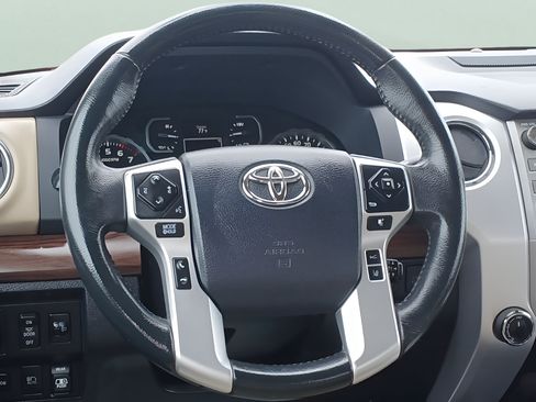 Used 2018 Toyota Tundra Limited w/ Limited Premium Package AWD/4WD image 10