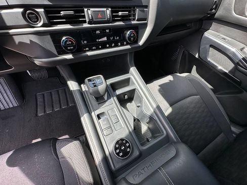 Used 2023 Nissan Pathfinder S AWD/4WD image 28