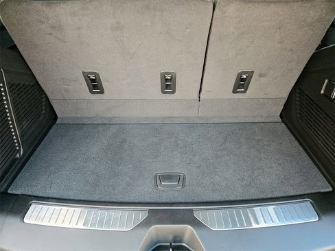 Used 2024 Chevrolet Tahoe High Country w/ Advanced Technology Package image 30