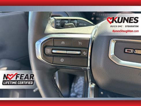 Used 2025 GMC Yukon XL Denali AWD/4WD image 31