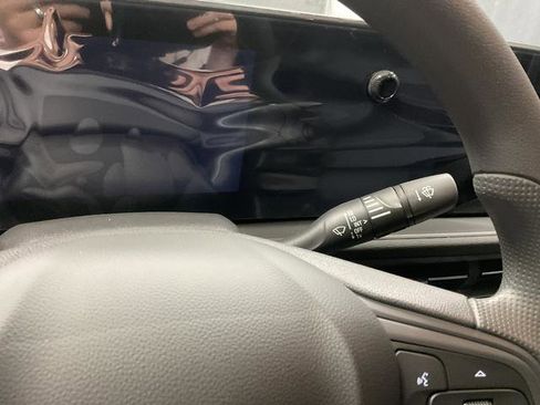 New 2025 Buick Envista Preferred image 13