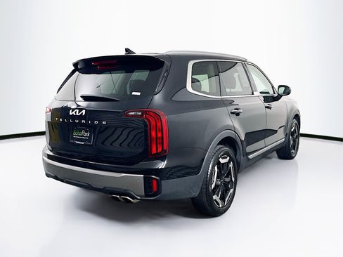 Used 2025 Kia Telluride S FWD image 9