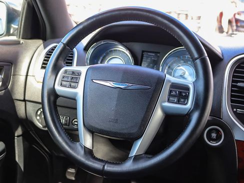 Used 2014 Chrysler 300 RWD image 16