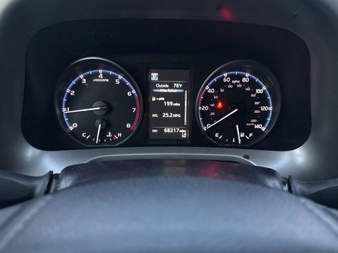 Used 2018 Toyota RAV4 LE image 6