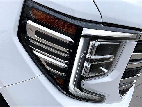 Used 2025 GMC Sierra 1500 SLT AWD/4WD image 28