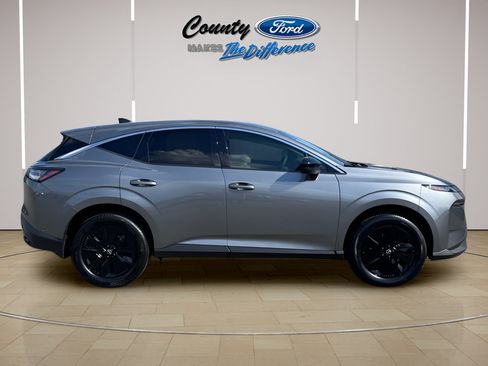 Used 2025 Nissan Murano SV FWD image 23