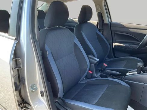 Used 2025 Nissan Versa SV FWD image 28