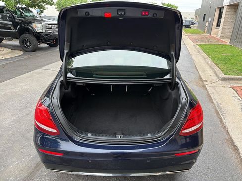 Used 2017 Mercedes-Benz E 300 4MATIC image 21