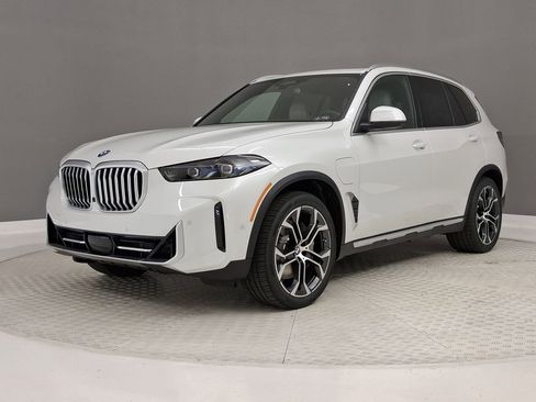 New 2026 BMW X5 xDrive50e AWD/4WD image 33