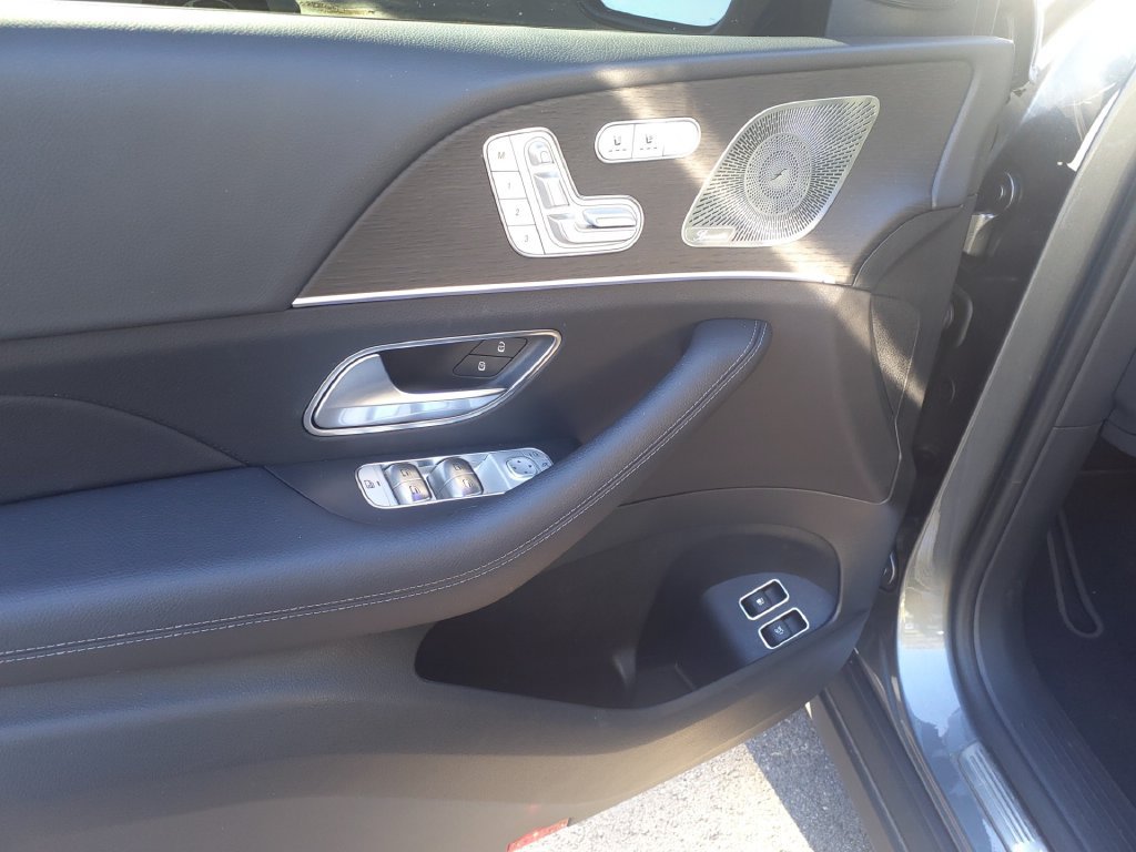 Certified 2025 Mercedes-Benz GLE 450e 4MATIC image 19