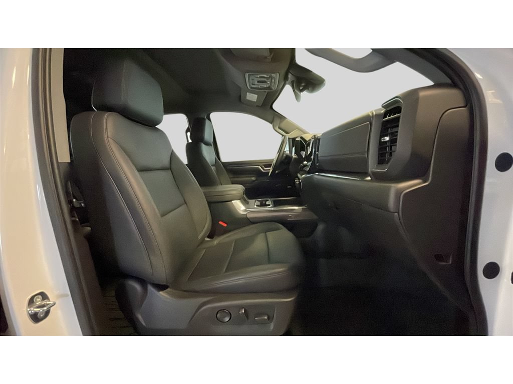 Used 2024 Chevrolet Silverado 3500 LTZ w/ LTZ Plus Package AWD/4WD image 16