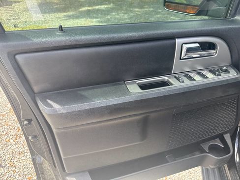 Used 2017 Ford Expedition XLT w/ Equipment Group 202A image 14