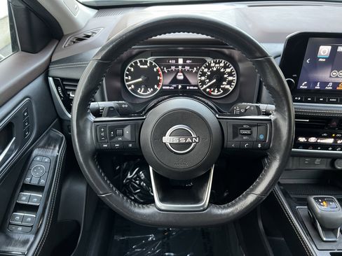 Used 2023 Nissan Rogue SL w/ SL Premium Package image 27