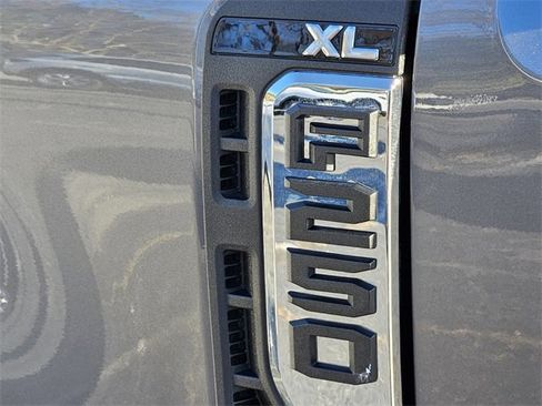 Used 2023 Ford F250 XL image 5