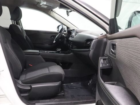 Used 2022 Nissan Rogue S FWD image 16