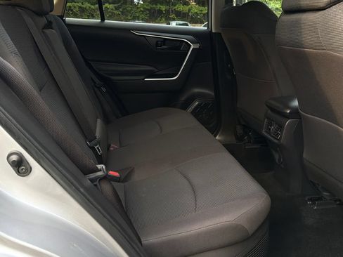 Used 2025 Toyota RAV4 LE AWD/4WD image 15