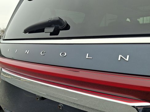 Used 2022 Lincoln Navigator L Reserve image 30