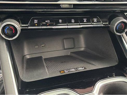 Used 2024 Chevrolet Traverse RS w/ LPO, Floor Liner Package AWD/4WD image 28