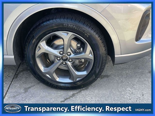 Used 2023 Ford Escape ST-Line AWD/4WD image 9