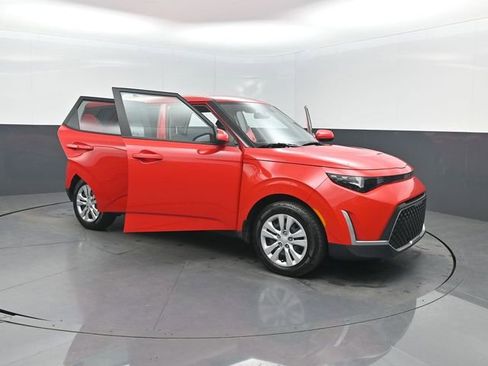Used 2023 Kia Soul LX image 37