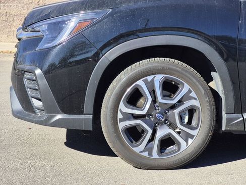 Used 2023 Subaru Ascent Limited image 6