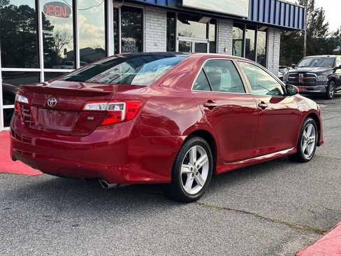 Used 2014 Toyota Camry SE w/ Fleet Convenience Package image 3