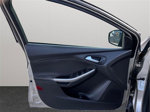 Used 2018 Ford Focus Titanium image 19