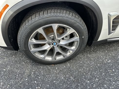 New 2026 BMW X5 xDrive40i w/ Executive Package image 2