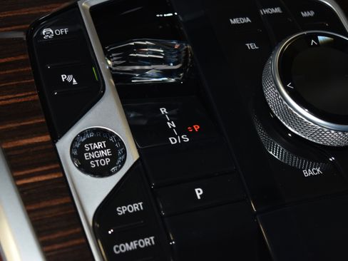 New 2026 BMW X6 xDrive40i w/ Executive Package image 14