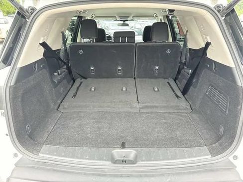 Used 2025 Nissan Pathfinder SV AWD/4WD image 14