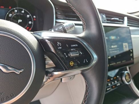 Used 2021 Jaguar F-PACE SVR image 26