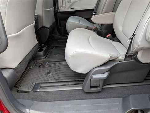 New 2026 Toyota Sienna XLE image 15