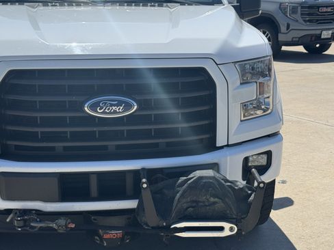 Used 2017 Ford F150 XLT w/ Equipment Group 302A Luxury AWD/4WD image 5